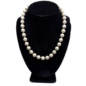 Vintage Classic Faux Pearl Necklace Cream Speckled Colored Costume Jewelry 18 in